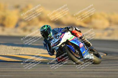 media/Nov-17-2024-CVMA (Sun) [[1fec520723]]/Race 18-Supersport Middleweight/